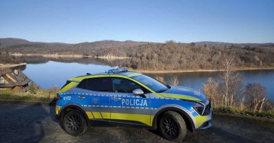 Jak bezpiecznie zabezpieczyć mieszkanie przed wyjazdem świątecznym