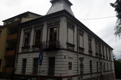 Dom, ob. budynek administracyjny